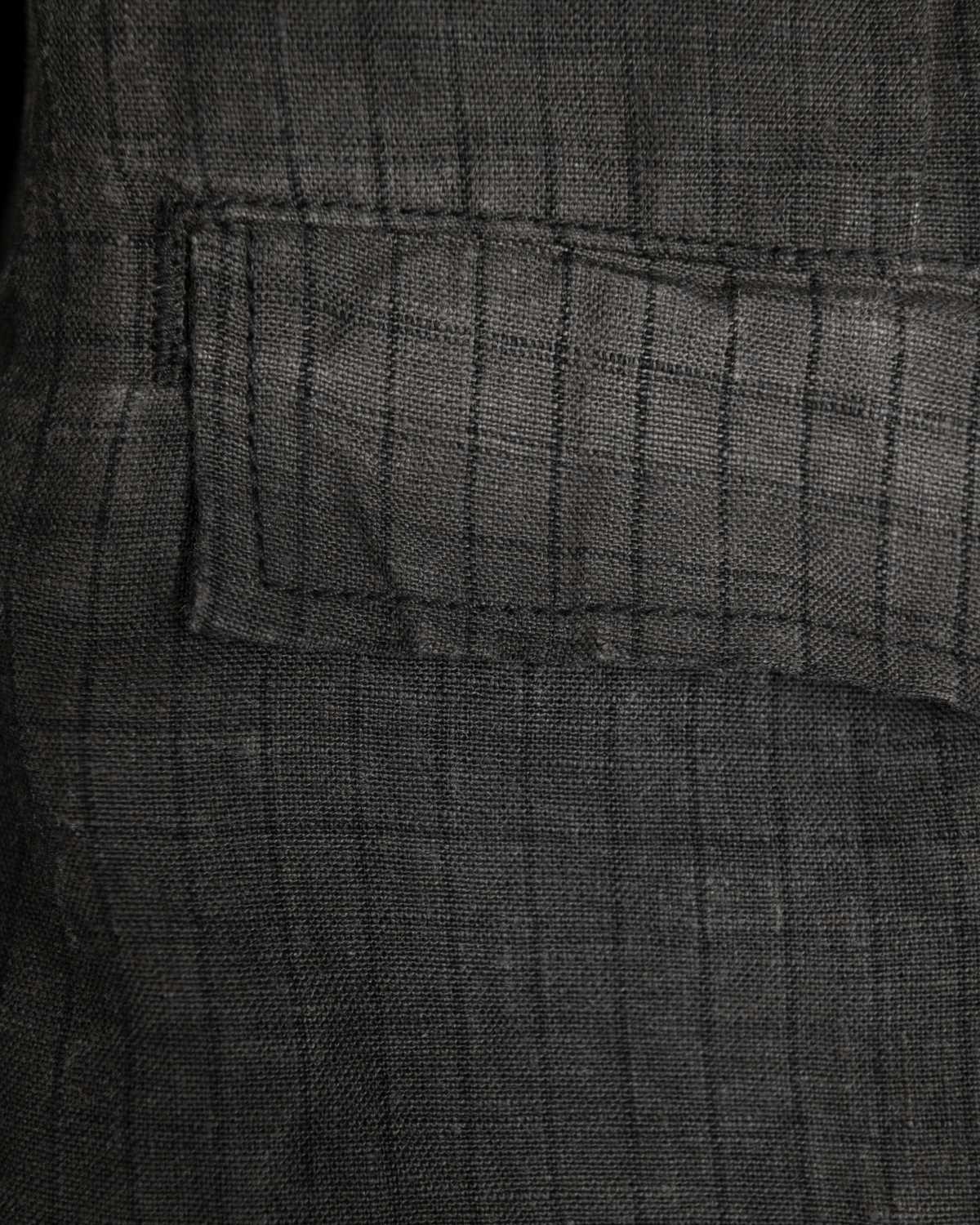 linen cargo capri - dark oil dyed checker